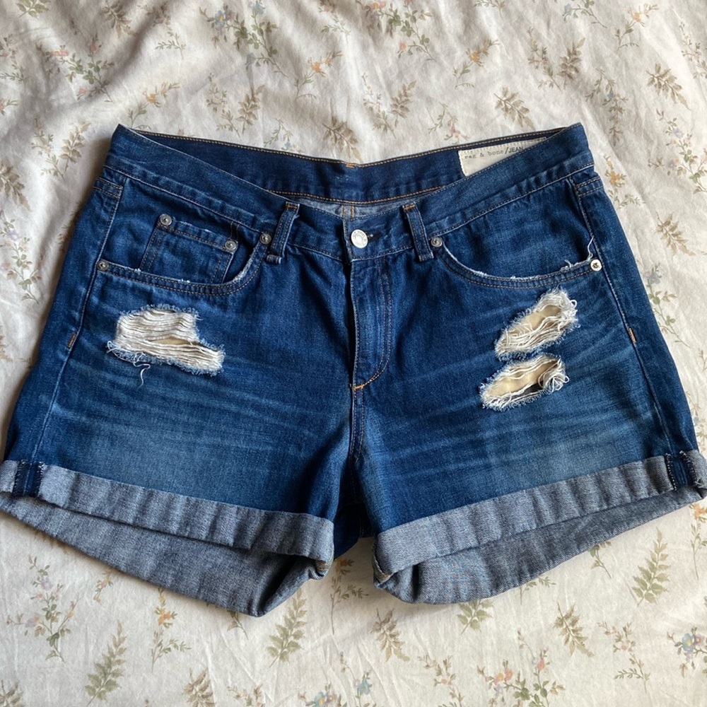 Rag and bone medium wash distressed shorts size 29 in great condition